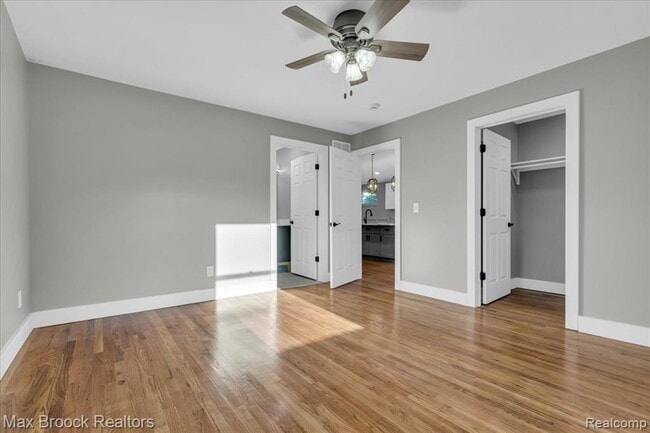 Building Photo - 1654 Giddings Rd