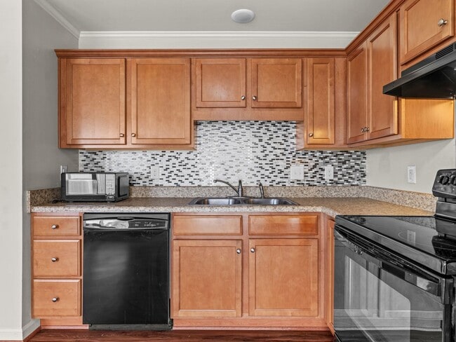 Building Photo - Boyington Place End Unit