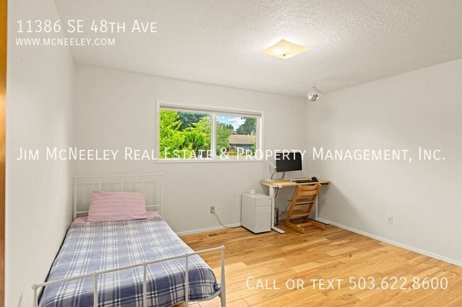 Building Photo - 11386 SE 48th Av