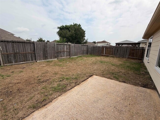 Building Photo - 631 Kiley Dr