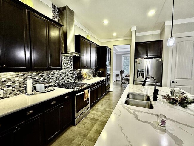 Building Photo - 1316 Spicer Ln