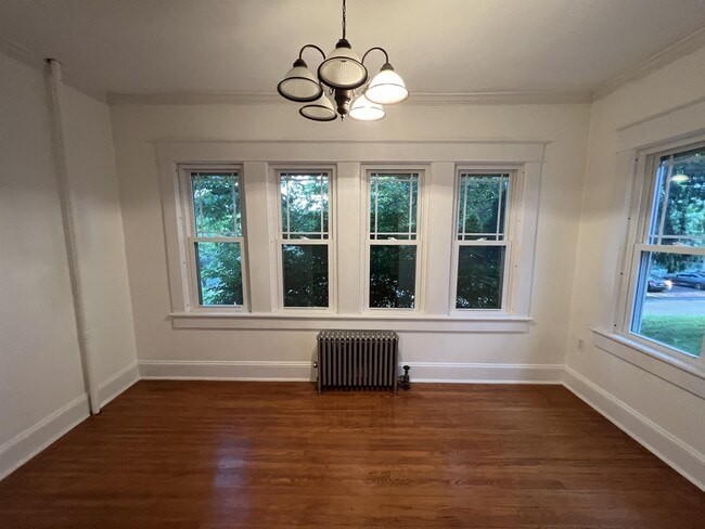 Building Photo - 519 School St