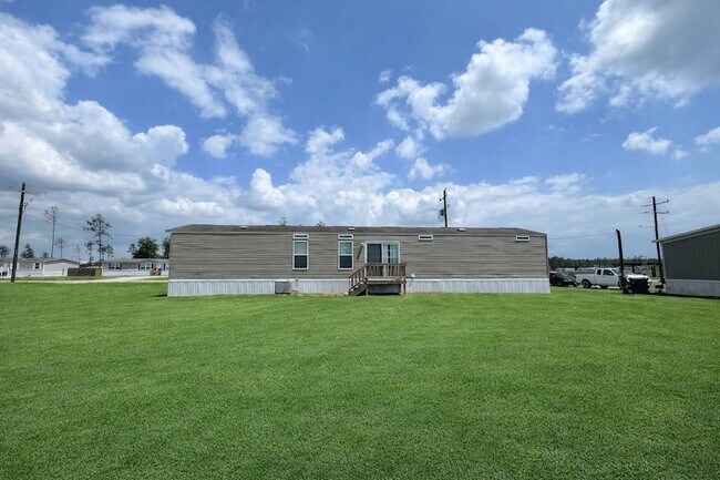 Building Photo - 12988 Gustavo Dr