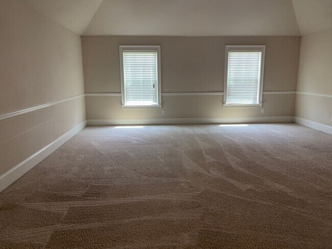 Building Photo - 717 Porter Ln