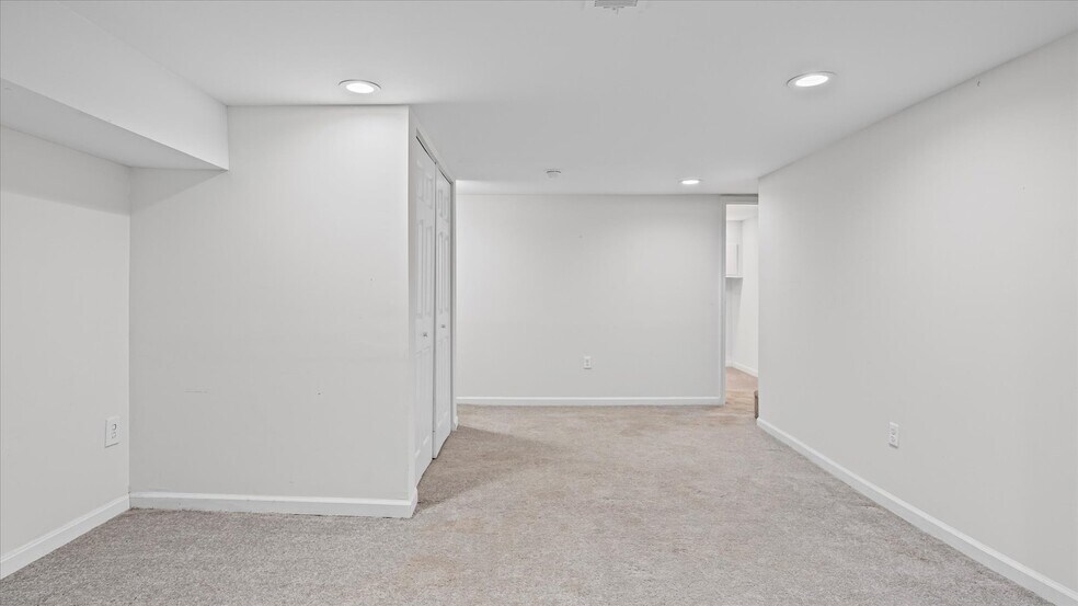 Building Photo - 2308 Druid Park Dr