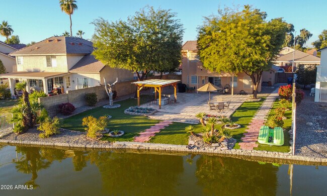 Building Photo - 11015 W Laurelwood Ln