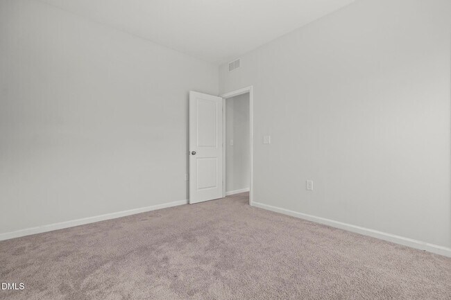Building Photo - 229 Daisy Grove Ln