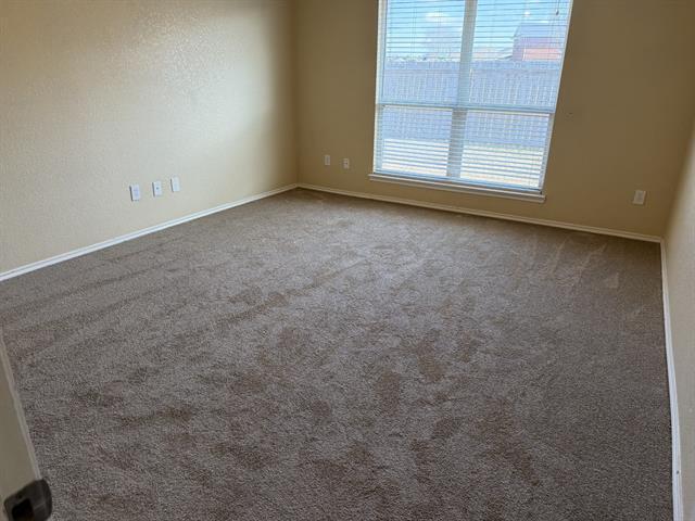 Building Photo - 6505 Rienzi Dr