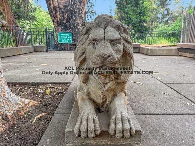 Building Photo - 3 Bed / 2.5 Bath | 1,362 Sq Ft | Prime Downtown San Leandro Location | Walkable + Parking