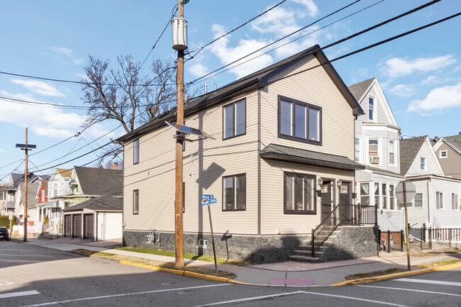 Building Photo - 55 Mercer St