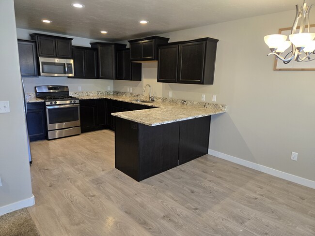 Building Photo - 528 Fox Chase Dr