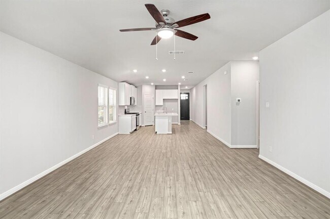 Building Photo - 25810 Posey Dr