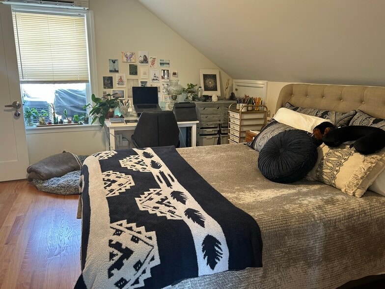 Building Photo - 925-927-927 Massachusetts Ave