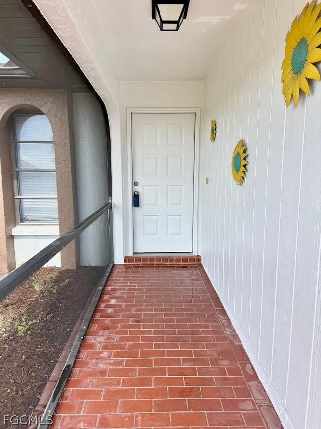 Building Photo - 2013 NE 4th Ter