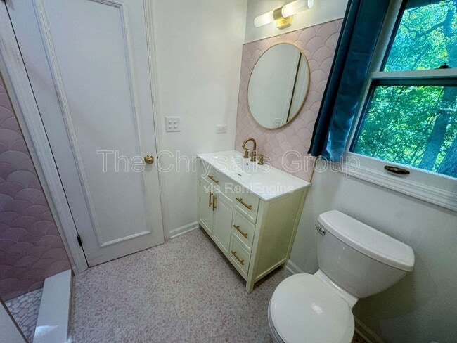 Building Photo - 206 Forest Park Pl