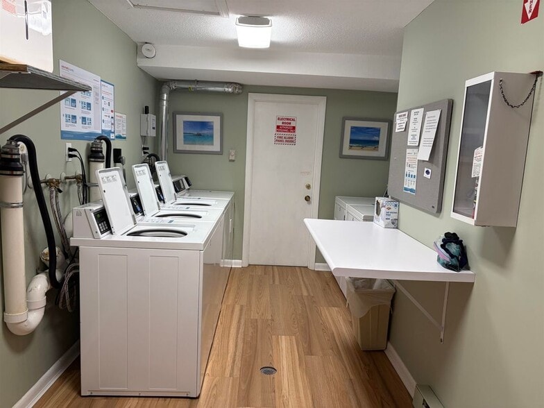 Building Photo - 467 High, 6