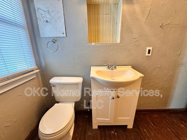 Building Photo - 2144 NW 36th St