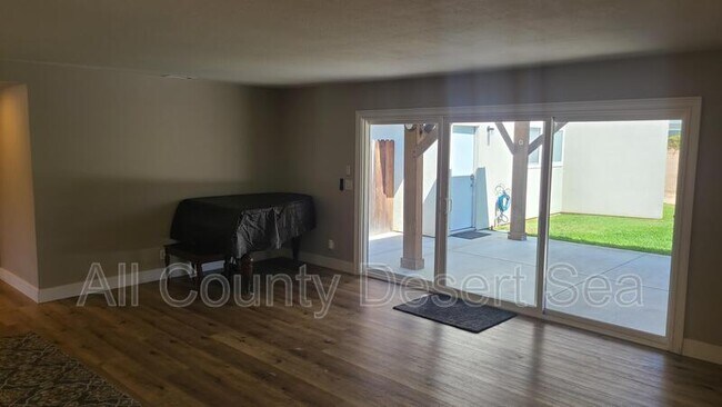 Building Photo - 17080 Buttonwood St