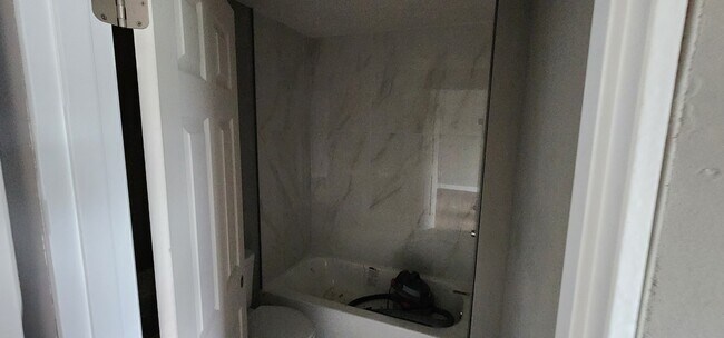 Building Photo - 429-431 Bolander