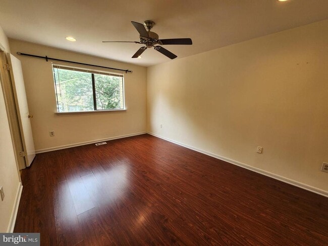 Building Photo - 10662 Spring Oak Ct