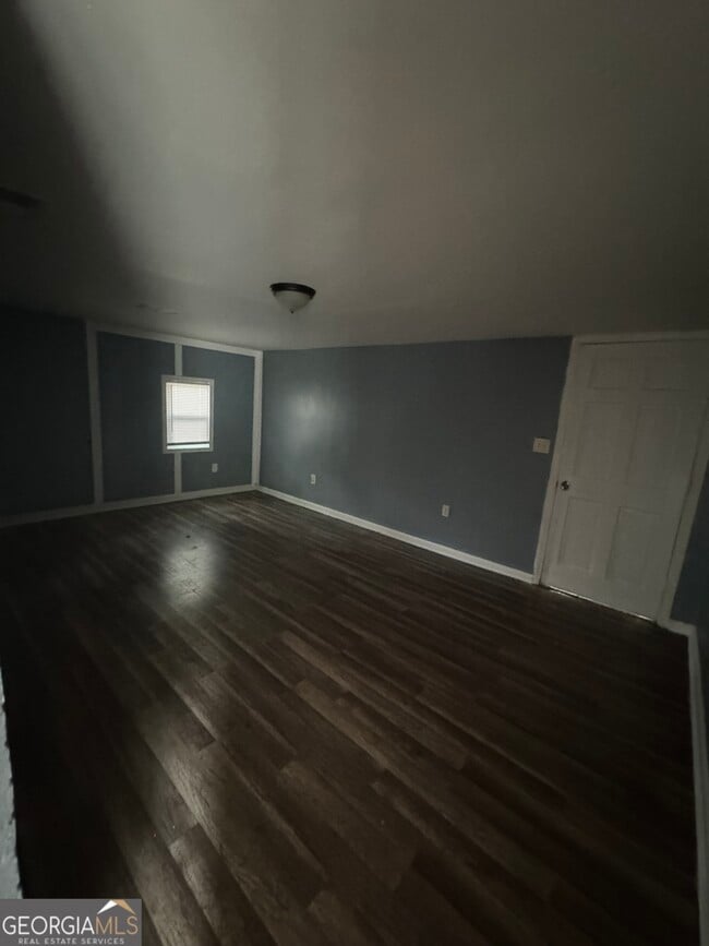 Building Photo - 4300 Essex Rd