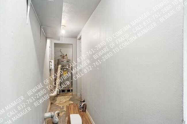 Building Photo - 1745 Crystal Way