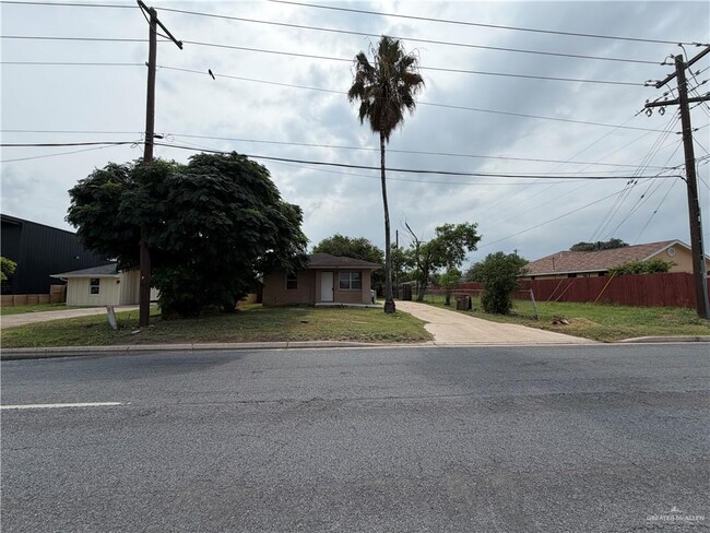 Building Photo - 25 S Raul Longoria Rd