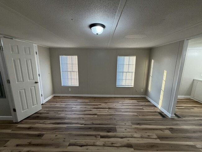 Building Photo - 49 Park Pl