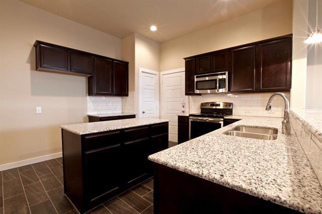 Building Photo - 1033 Skyview Ct