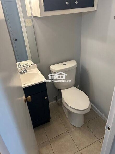 Building Photo - 839 Linbard Ln