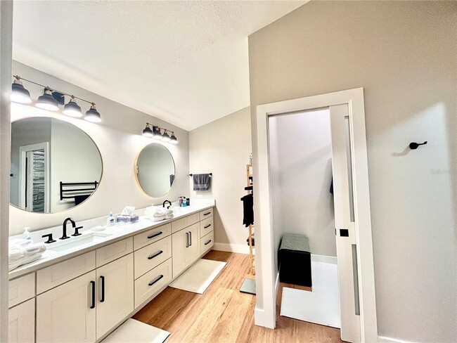 Building Photo - 6000 Key Largo Cir