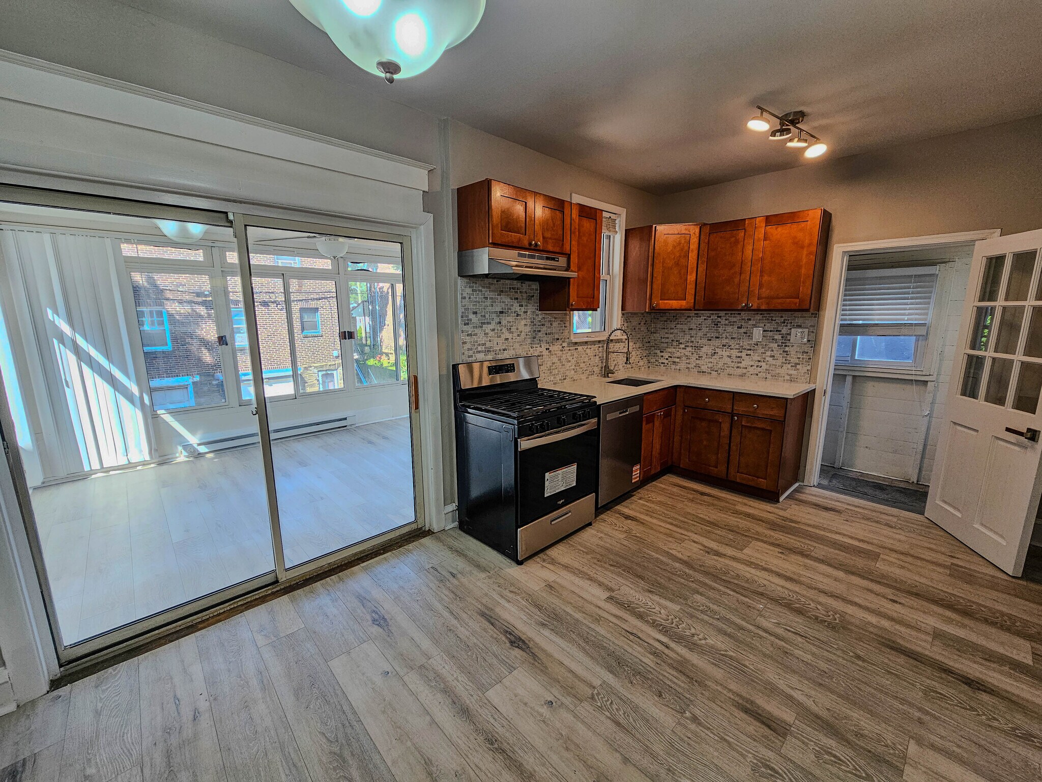 Building Photo - 740 Church Ln