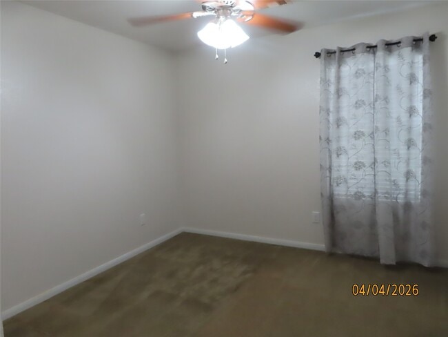 Building Photo - 15631 S Fall Fern Cir