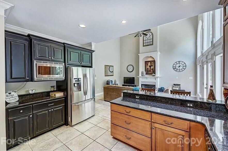 Building Photo - 2427 Mt Isle Harbor Dr