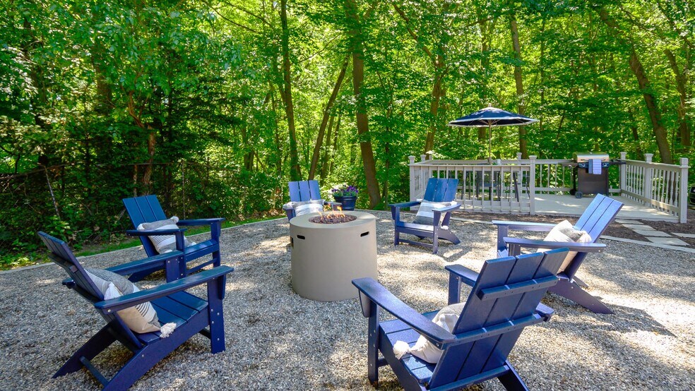 Gather Around Our Firepit Amidst a Serene Nature View! - Edgewood Court