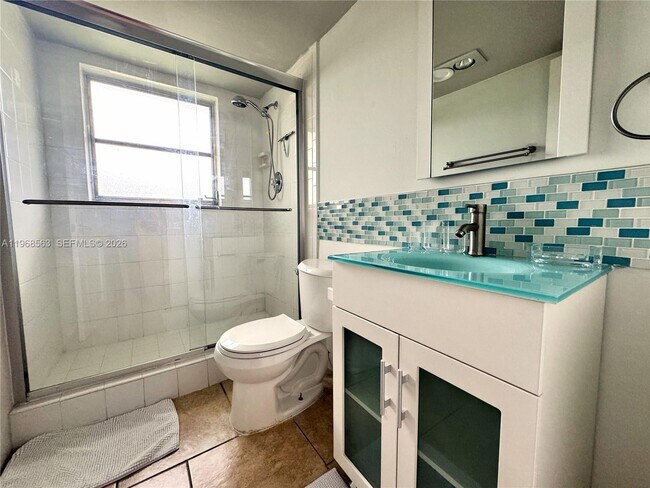 Building Photo - 901 W Cypress Ln