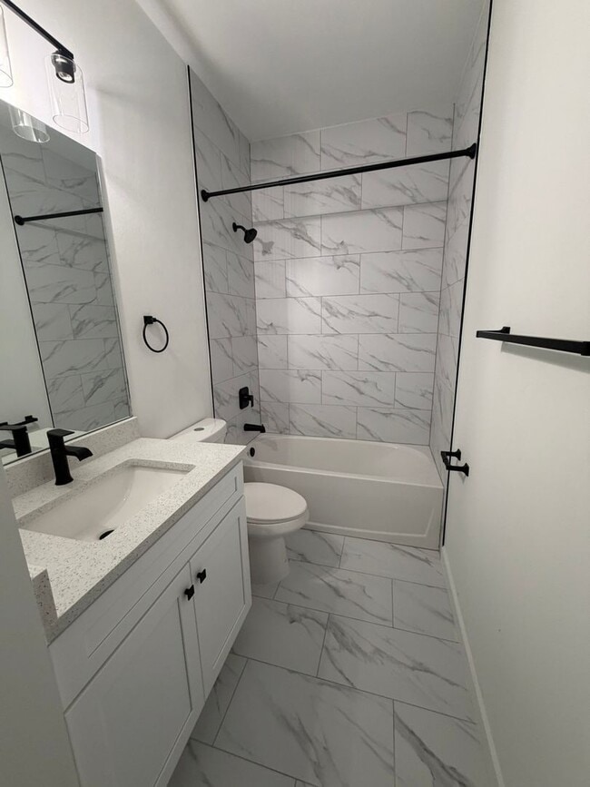 Building Photo - 4617 27th St SW