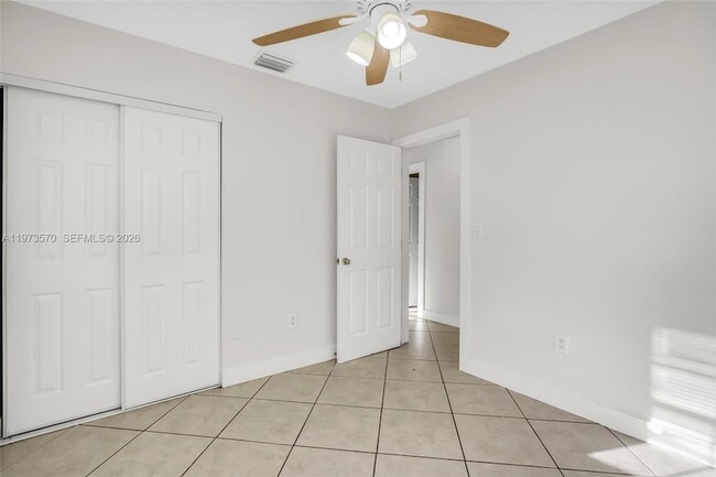 Building Photo - 1130 N 70th Ave