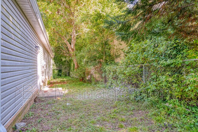 Building Photo - 168 Cherokee Cir