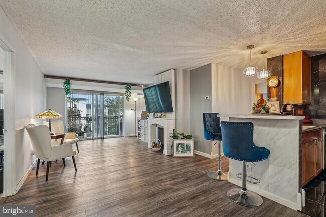 Building Photo - 60 S Van Dorn St