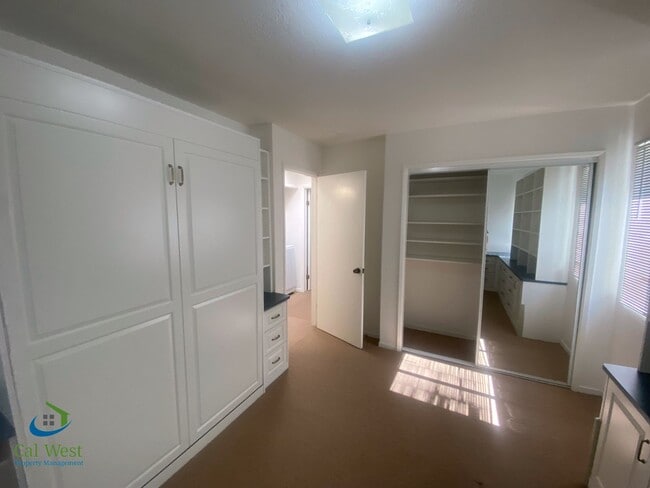 Building Photo - $9595 - 6 Bed/4.5 Ba Executive Home in Los Altos HIlls/With Pool/Separate Inlaw Unit