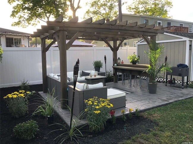 Building Photo - 1528 Carl Ave