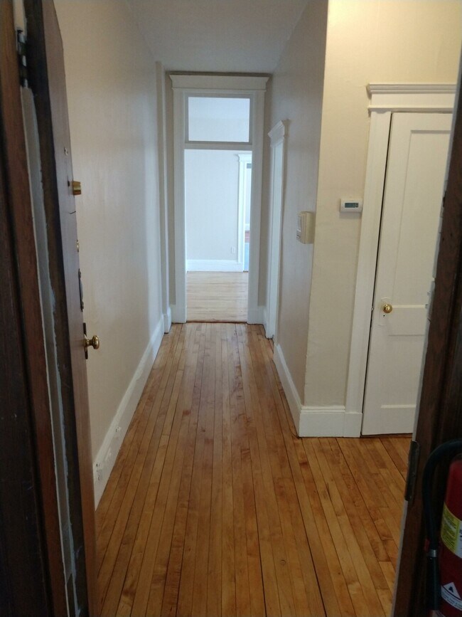 Building Photo - 283 Brookline St