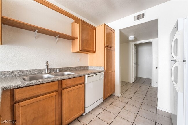 Building Photo - 505 Escoto Pl