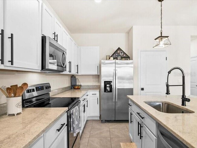 Building Photo - 17741 Crescent Moon Lp