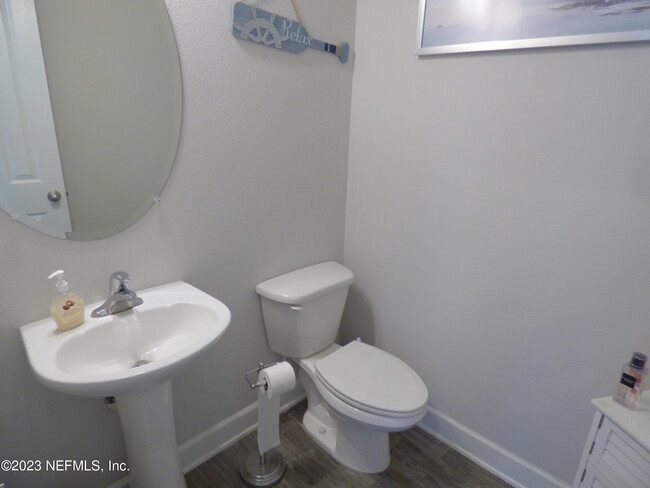 Building Photo - 92 Archwood Dr