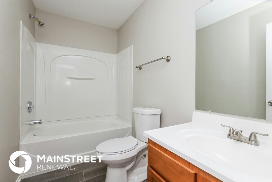 Building Photo - 4317 Larkhaven Village Dr