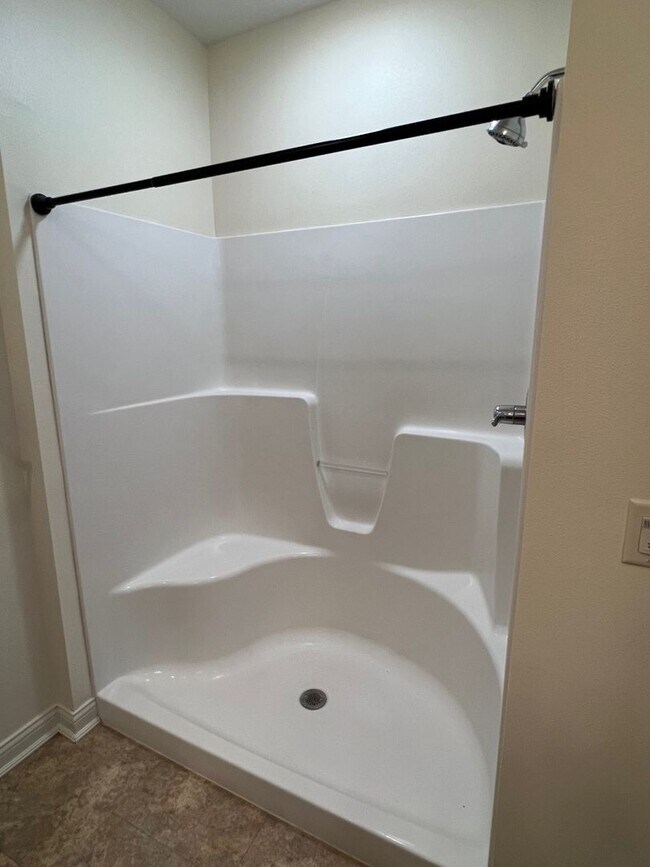 Building Photo - 2712 London Dr