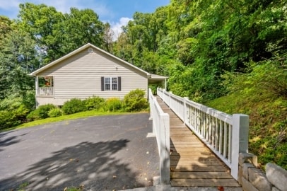 Building Photo - 73 Waters Rd