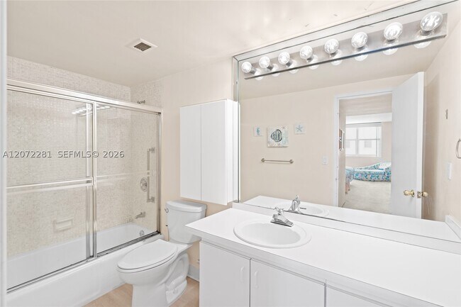 Building Photo - 5001 Collins Ave